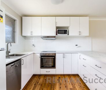 8 Maree Court, Centenary Heights, Qld 4350 - Photo 3