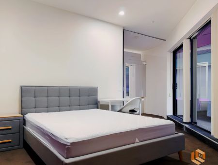 2b1b - Master Bedroom - Photo 4