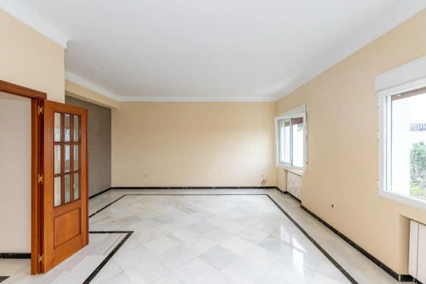 Granada Capital - Photo 1