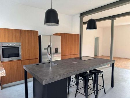 Beautiful house in Chiasso for rent, near the center with large garden - Photo 2