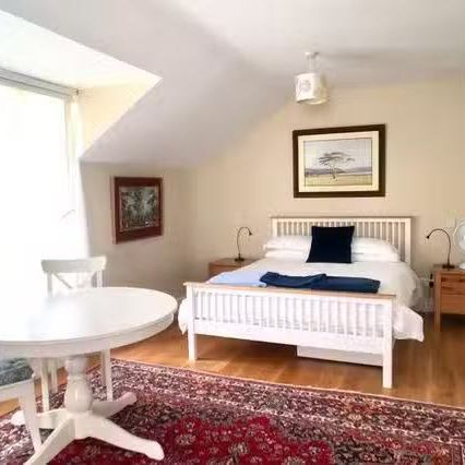 Chic studio apartment for rent in Killiney, Dublin - Photo 1