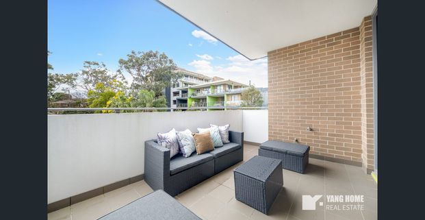 Modern Two-Bedroom Apartment Offering Style, Space & Convenience - Photo 1