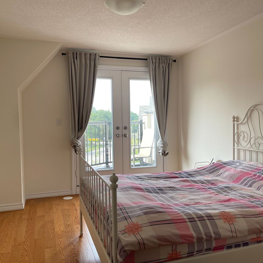 For Lease - 1 Eaton Park Lane Unit# 31, Toronto, Ontario - Photo 1