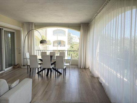 Ground Floor Apartment in Bahía de Marbella - Photo 3