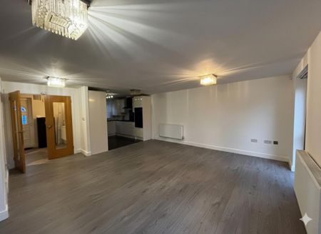 4 bedroom semi-detached house to rent - Photo 5