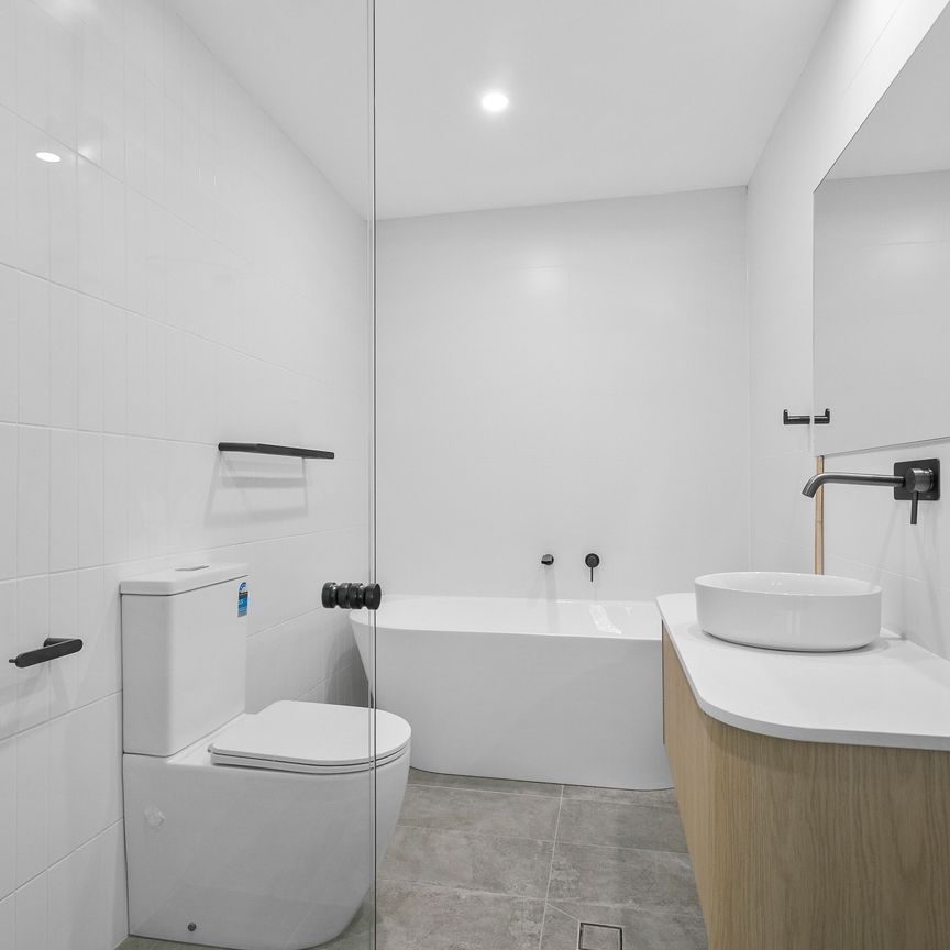 3/11 Griffiths Street Oak Flats - Photo 1