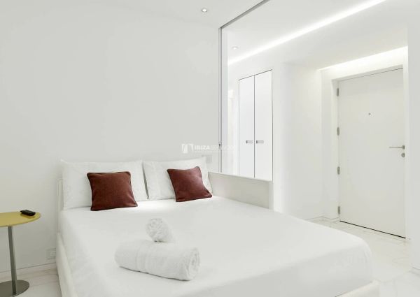 1041 Las Boas de Ibiza Rent luxurious 2 bedroom apartment.