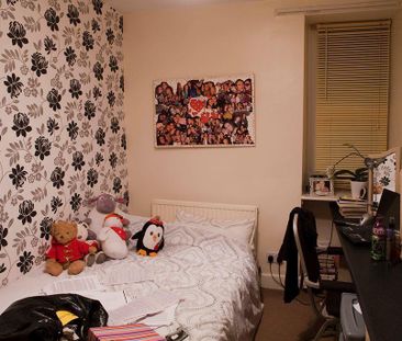 4 bedroom private hall to rent - Photo 4