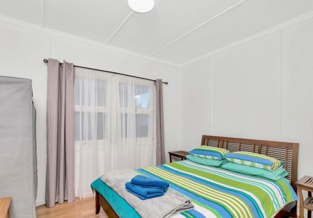 Fully Furnished 1 Bedroom Unit Walking Distance to the Beach - ALL INSPECTIONS ARE ON QLD TIME - Photo 4