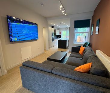 6 bedroom terraced house to rent - Photo 1