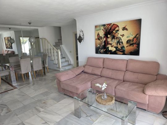 3 bedroom luxury penthouse for rent in Marbella, Andalusia - Photo 1