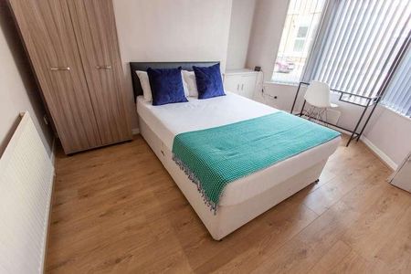 Halsbury Road, L6 - Photo 2