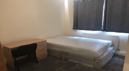 2 Bed Flat, North Hill Road, LS6 - Photo 3