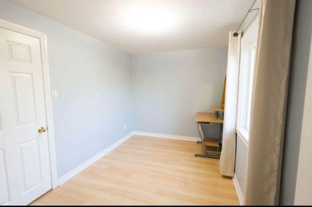 For Lease - 120 Town House Crescent, Brampton, Ontario - Photo 5