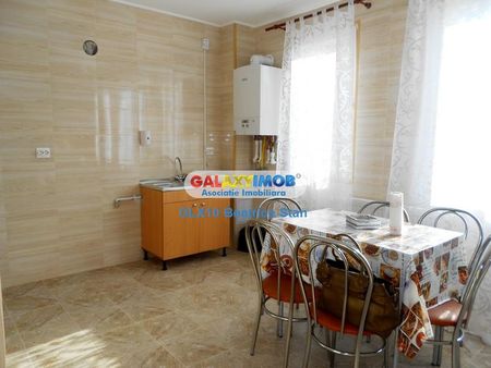 Inchiriere etaj vila perfect resedinta/birouri SPLAIUL UNIRII - Fotografie 2