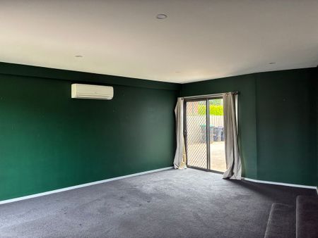 Spacious Family Home! - Photo 3