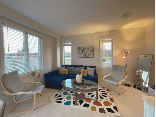 For Lease - 2 Mockingbird Lane, Hamilton, Ontario - Photo 1