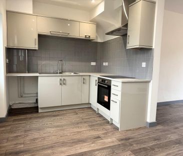 2 bedroom semi-detached house to rent - Photo 5