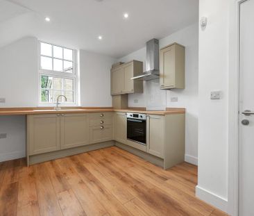 2 bedroom character property to rent - Photo 1