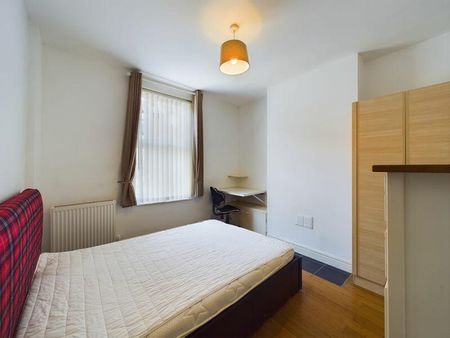 4 bedroom house - Photo 5