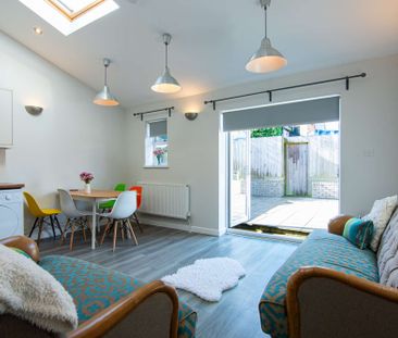 Completely remodelled to spectacular standard! - Photo 3