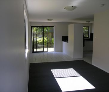 Rare Coorparoo Townhouse - Photo 4
