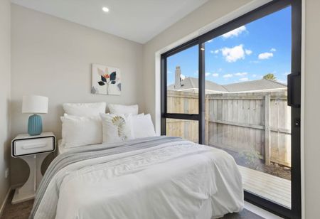 Mangere, 4 bedrooms - Photo 5