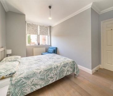 Shoot Up Hill, NW2, London - Photo 3