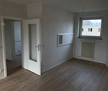 Gemütliche 3-Zimmerwohnung mit Laminatboden in Krefeld-Benrad - Photo 1
