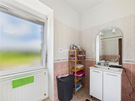 House - Photo 2