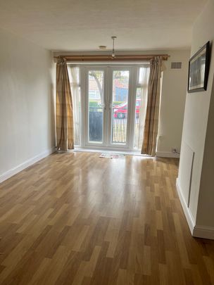 WEST BLETCHLEY - 3 BEDROOM (2bed + nursery/study) - Photo 1