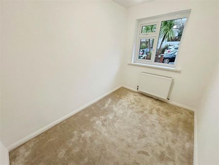 Meadow Close, Pengam, BLACKWOOD - Photo 2