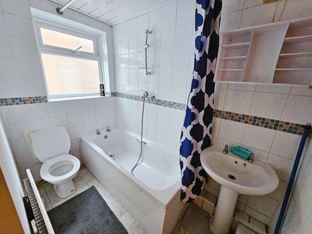 1 Bed Flat, Northampton Street, LE1 - Photo 3