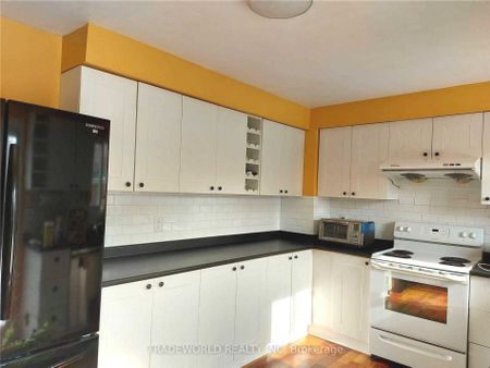 For Lease - 880 Leslie Valley Drive Unit# Main & 2nd, Newmarket, Ontario - Photo 4