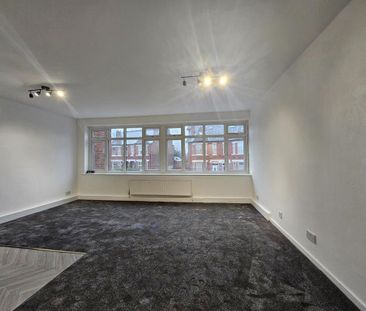 3 bedroom apartment to rent - Photo 2