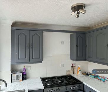 2 bedroom terraced house to rent - Photo 4