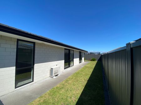 Brick and Tile Home in The Lakes - Photo 3
