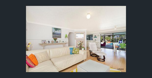 GREAT LOCATION ! - Photo 1