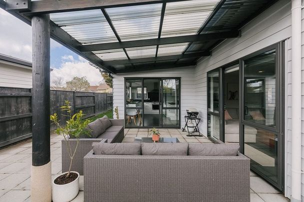 Modern 3 Bed 2 Bath Home | Central Location - Photo 1