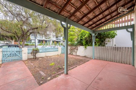 Close to Beaufort Cafe Strip @ $850 Per Week - Photo 3