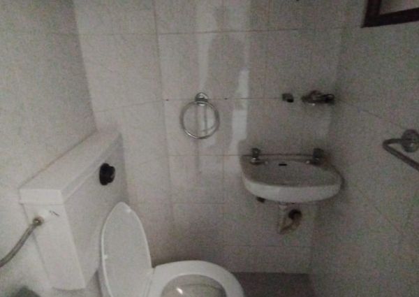 Porto arrendo quarto em casa partilhada
