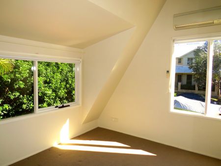 1/31 Alfred Street, Rozelle NSW 2039 - Townhouse For Rent | Domain - Photo 2