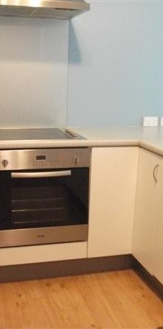 Secure & Great Location - Photo 1