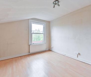 3 bedroom flat to rent - Photo 3