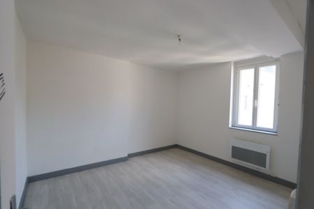 Location Appartement 3 pièces 74m² LA CHARITE SUR LOIRE 58400 - Photo 3