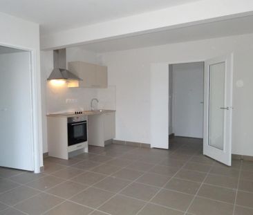 Location Appartement 2 pièces 45m² VILLENEUVE LES AVIGNON 30400 - Photo 3