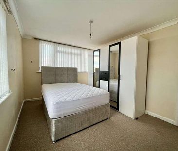 Lindum Court, Princess Road, Poole, BH12 - Photo 3