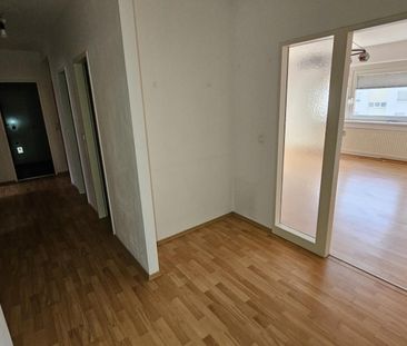 Großzügige 3 Zimmerwohnung mit Rundgang und Loggia - Photo 5