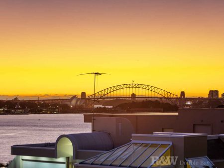 Magnificent 3 Bedroom Apartment with Iconic Sydney Harbour Views - Photo 3