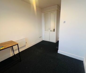1 Bed Flat, Gerry Raffles Square, E15 - Photo 3